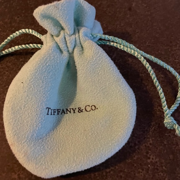 Authentic Tiffany and Co. light blue jewelry pouch - Picture 3 of 6